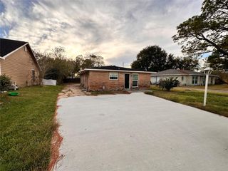 2618 Hill Avenue, Dickinson, TX 77539