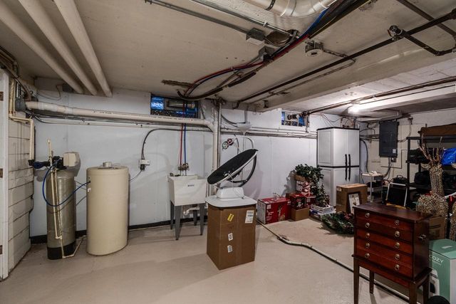 345 Kensington Drive, Madison, WI 53704