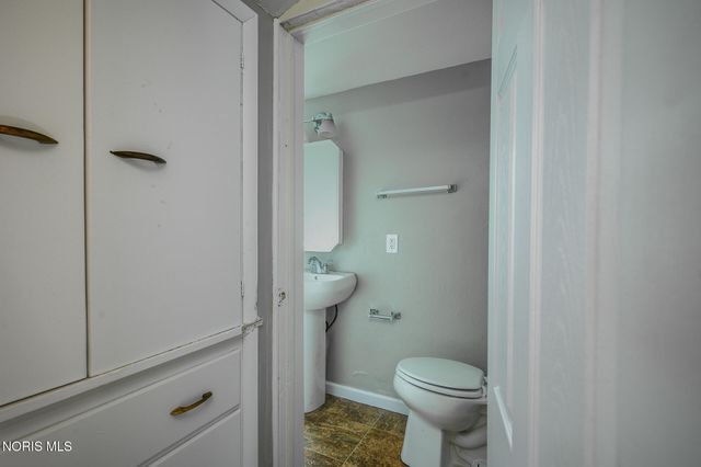 5435 Douglas Road, Toledo, OH 43613