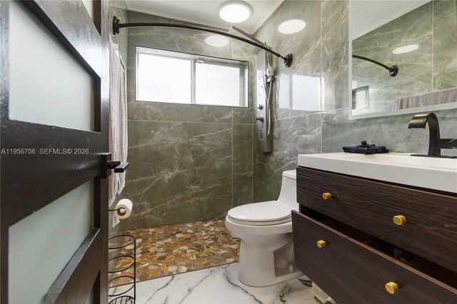 2502 NW 48th St, Tamarac, FL 33309