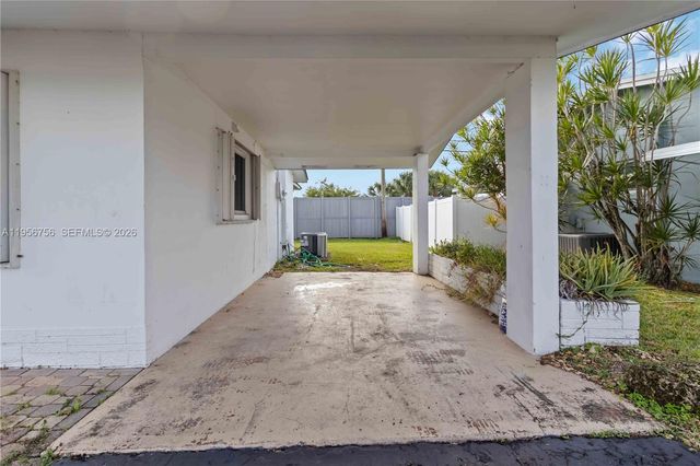 2502 NW 48th St, Tamarac, FL 33309