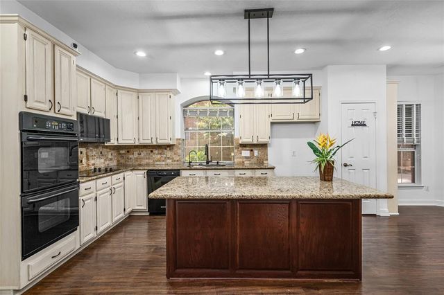 7943 Scenic Canyon Lane, Houston, TX 77095