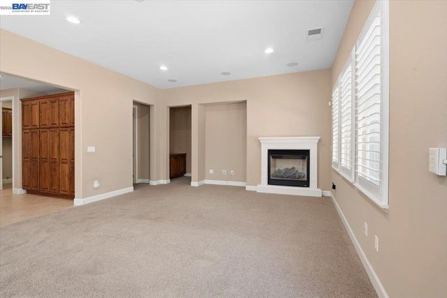 2560 Calabria Ct, Dublin, CA 94568