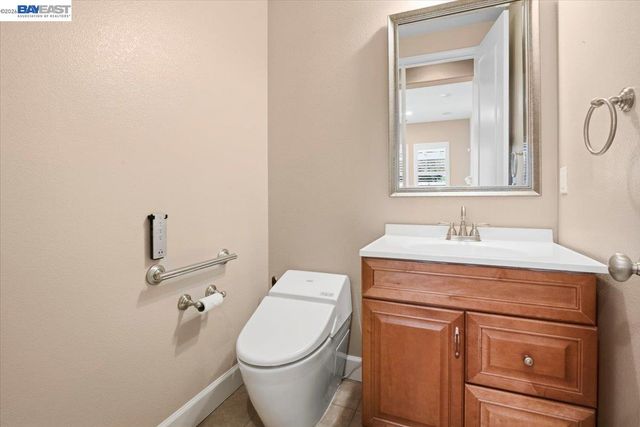2560 Calabria Ct, Dublin, CA 94568