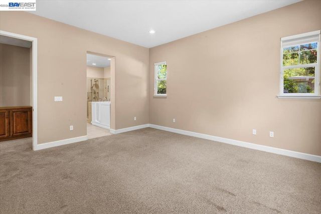 2560 Calabria Ct, Dublin, CA 94568