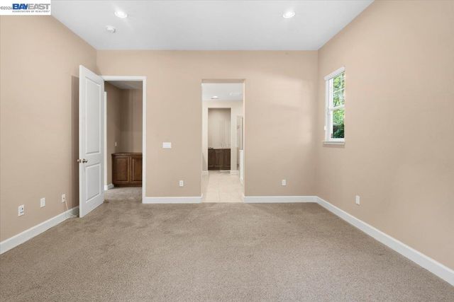 2560 Calabria Ct, Dublin, CA 94568