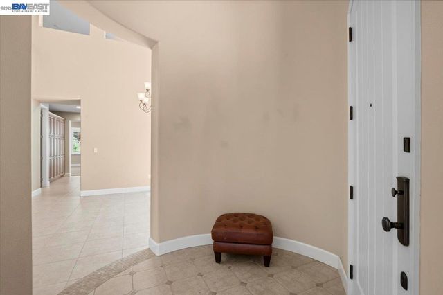 2560 Calabria Ct, Dublin, CA 94568