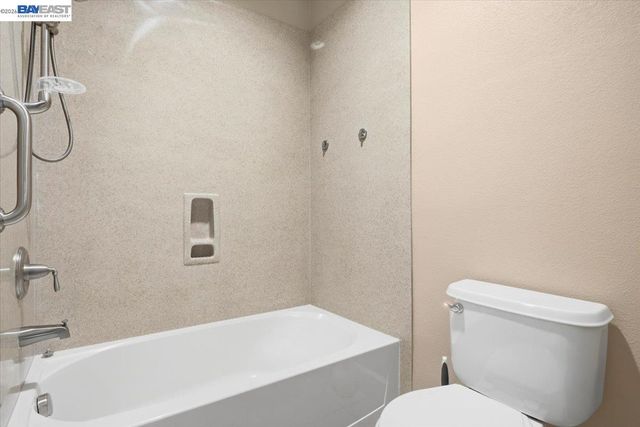 2560 Calabria Ct, Dublin, CA 94568