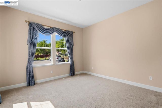 2560 Calabria Ct, Dublin, CA 94568