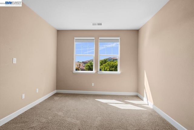 2560 Calabria Ct, Dublin, CA 94568