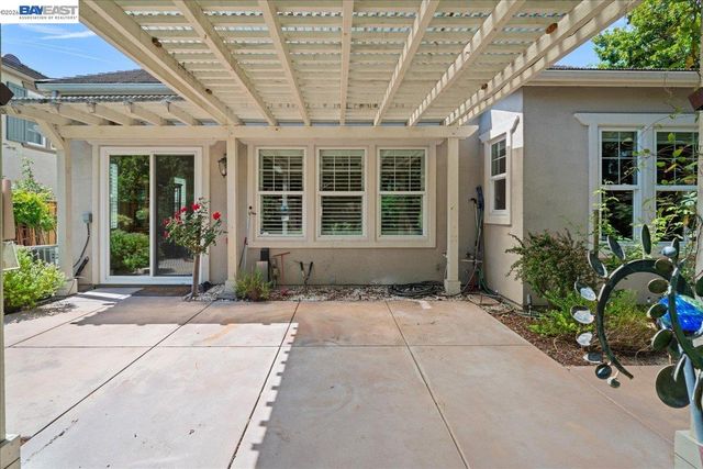 2560 Calabria Ct, Dublin, CA 94568