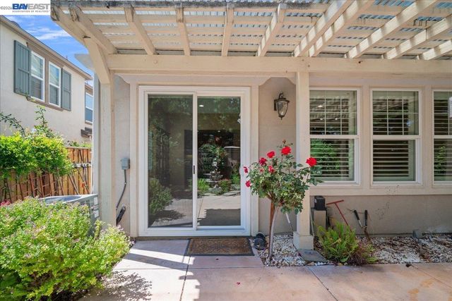 2560 Calabria Ct, Dublin, CA 94568