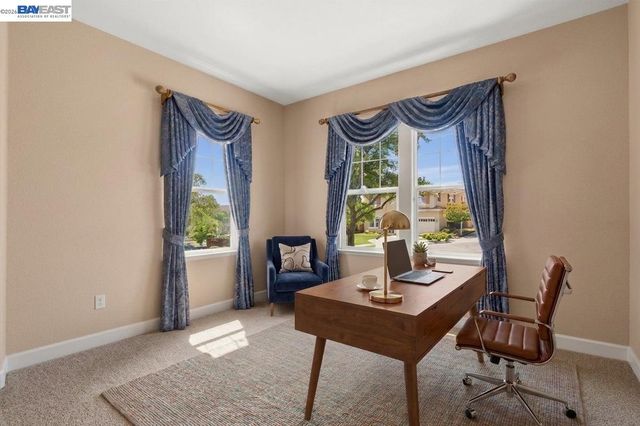 2560 Calabria Ct, Dublin, CA 94568