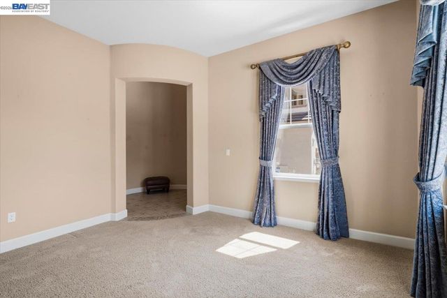 2560 Calabria Ct, Dublin, CA 94568