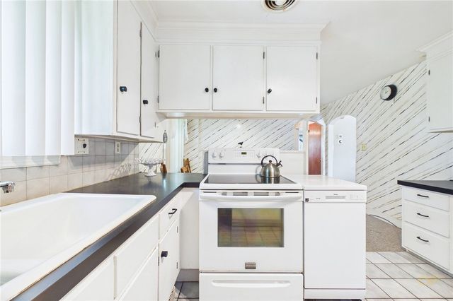 85 2nd Street, Pawtucket, RI 02861