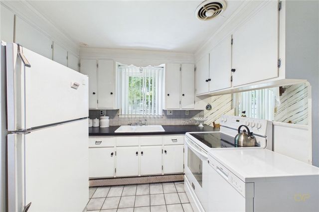 85 2nd Street, Pawtucket, RI 02861