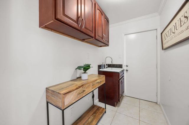 4103 4103 Dickson Ct., Oakland, CA 94605