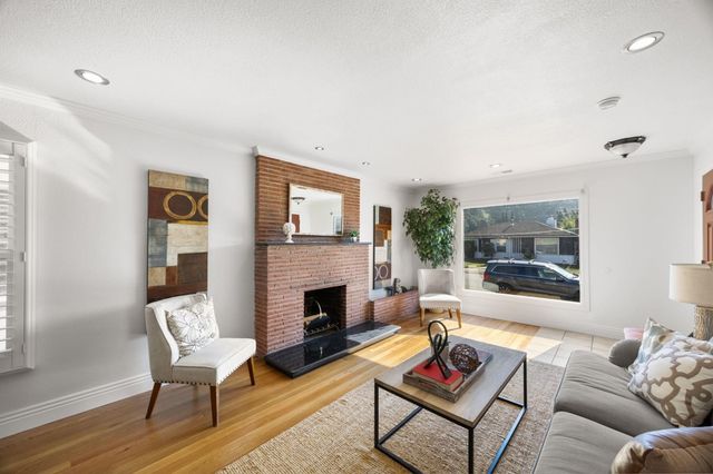 4103 4103 Dickson Ct., Oakland, CA 94605