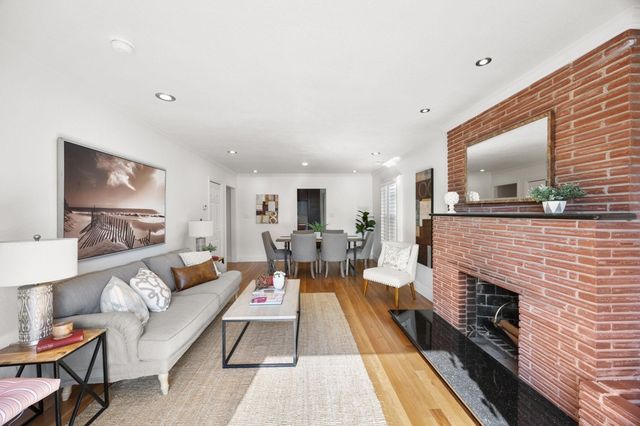 4103 4103 Dickson Ct., Oakland, CA 94605