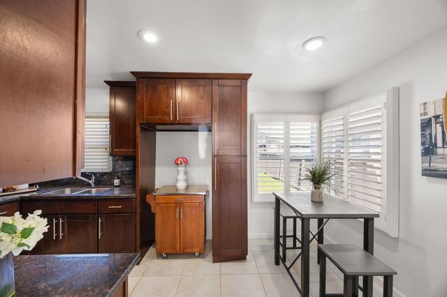 4103 4103 Dickson Ct., Oakland, CA 94605