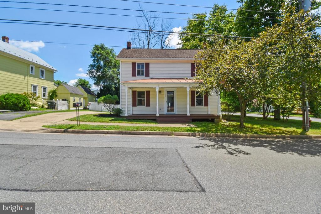 11 KIRCHE ST, Lovettsville, VA 20180