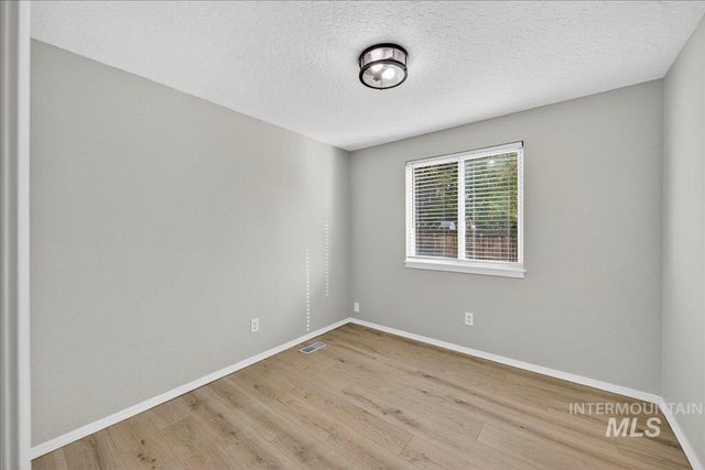 94 S Beechwood Drive, Nampa, ID 83651