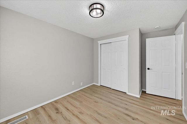 94 S Beechwood Drive, Nampa, ID 83651