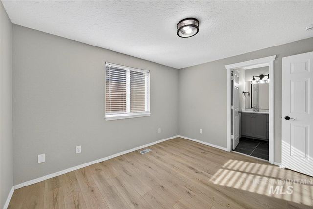 94 S Beechwood Drive, Nampa, ID 83651