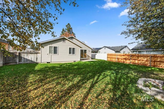 94 S Beechwood Drive, Nampa, ID 83651