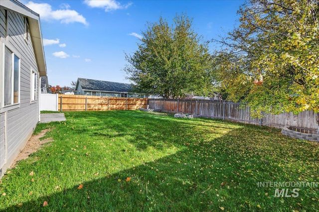 94 S Beechwood Drive, Nampa, ID 83651