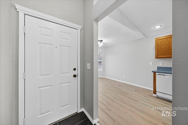 94 S Beechwood Drive, Nampa, ID 83651