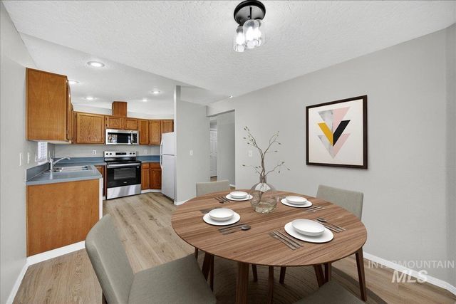 94 S Beechwood Drive, Nampa, ID 83651