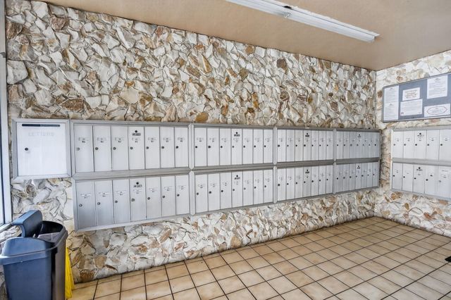 3905 N Nob Hill Road 201, Sunrise, FL 33351