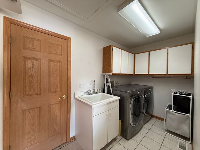 6706 Pondview Drive, Tinley Park, IL 60477