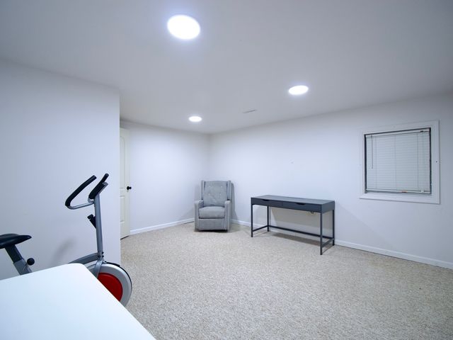 6706 Pondview Drive, Tinley Park, IL 60477