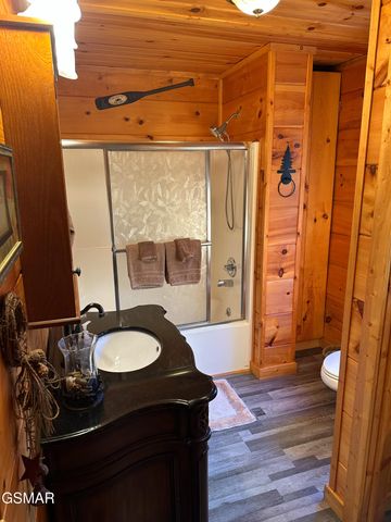 150 Cricket Hollow Way, Cosby, TN 37722