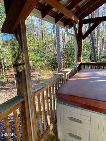 150 Cricket Hollow Way, Cosby, TN 37722