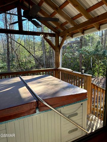 150 Cricket Hollow Way, Cosby, TN 37722