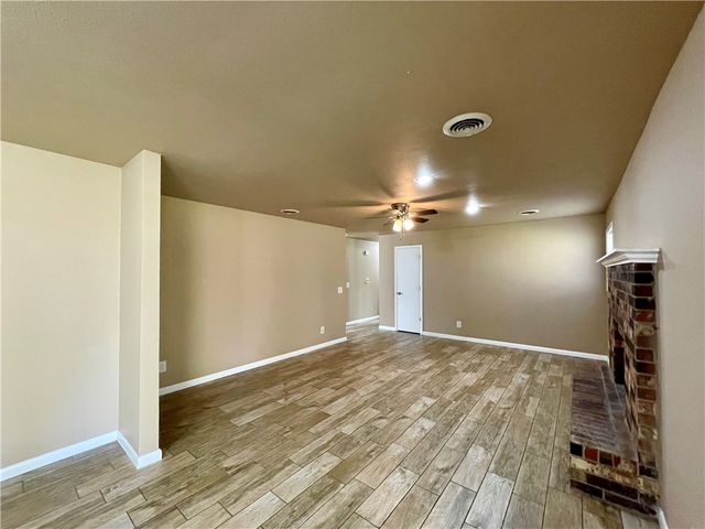 104 Annie Laurie Avenue, Springdale, AR 72764