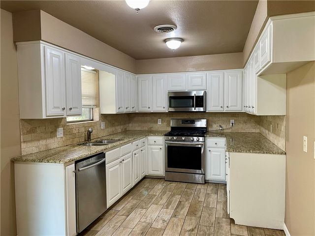 104 Annie Laurie Avenue, Springdale, AR 72764