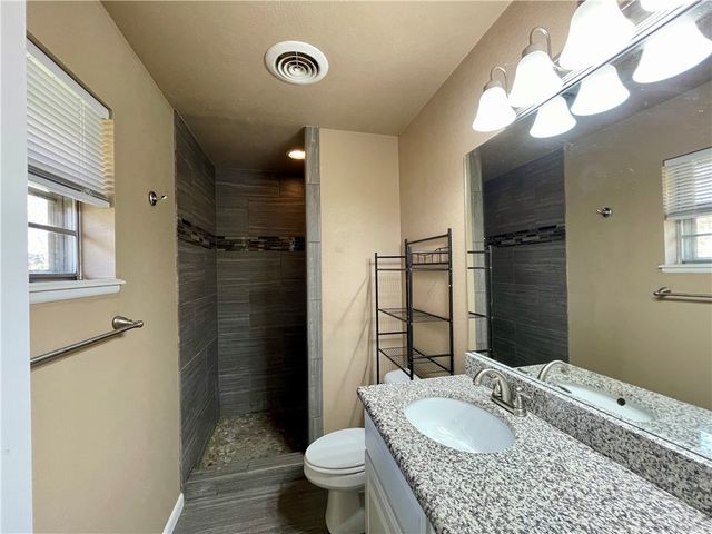 104 Annie Laurie Avenue, Springdale, AR 72764