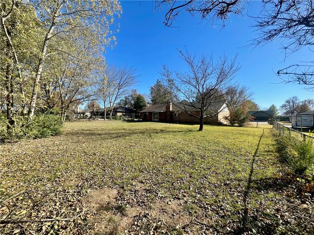 104 Annie Laurie Avenue, Springdale, AR 72764