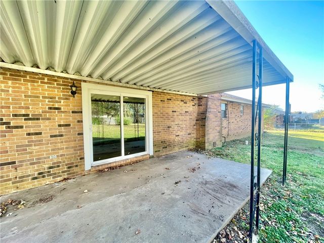 104 Annie Laurie Avenue, Springdale, AR 72764