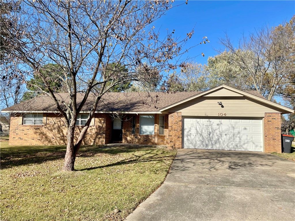 104 Annie Laurie Avenue, Springdale, AR 72764