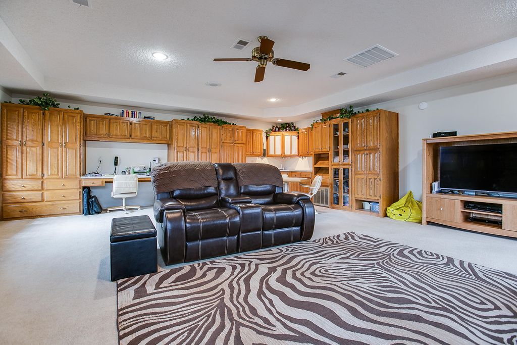 Image 10 of property listing at 3305 Clearview Drive, San Angelo, TX 76904