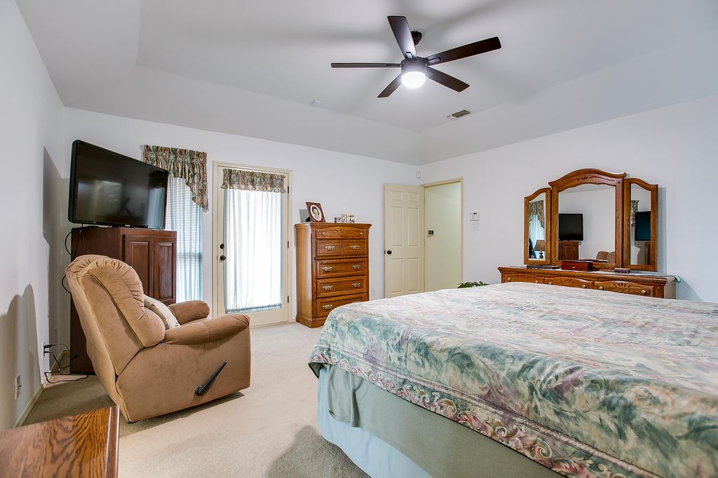 Image 15 of property listing at 3305 Clearview Drive, San Angelo, TX 76904