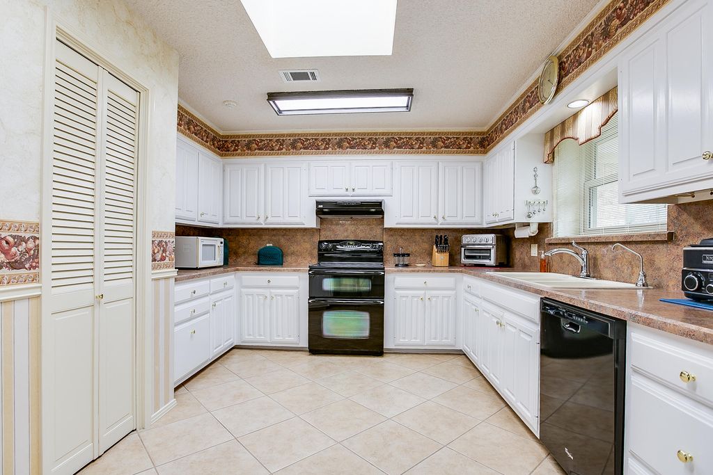 Image 61 of property listing at 3305 Clearview Drive, San Angelo, TX 76904