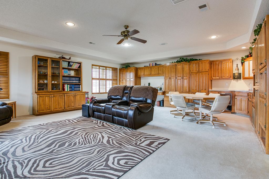 Image 9 of property listing at 3305 Clearview Drive, San Angelo, TX 76904