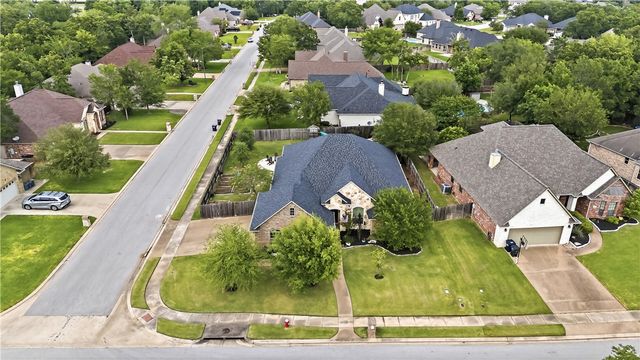 1605 Mariners Cove, College Station, TX 77845