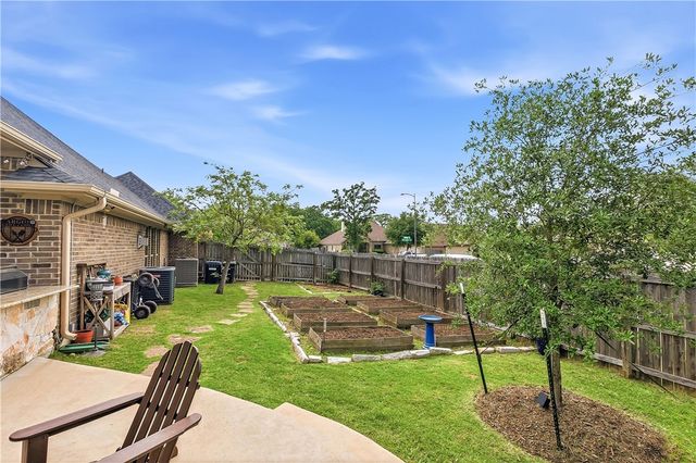 1605 Mariners Cove, College Station, TX 77845